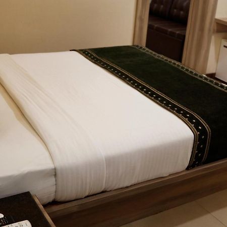The Myriad Hotel Bhayandar Dış mekan fotoğraf