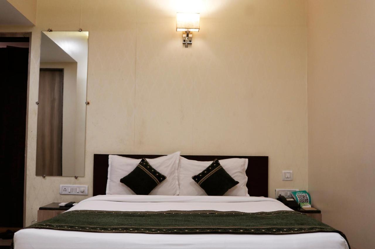 The Myriad Hotel Bhayandar Dış mekan fotoğraf