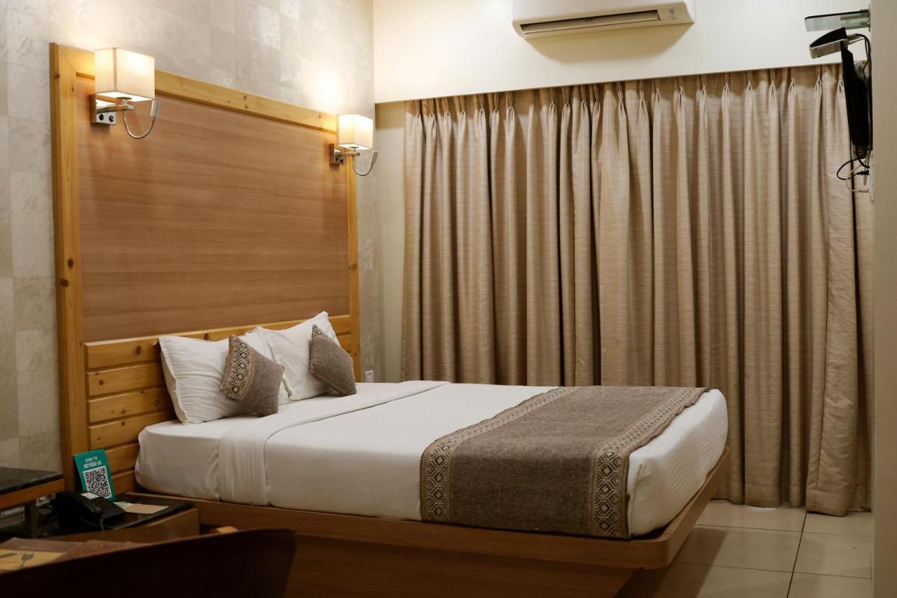 The Myriad Hotel Bhayandar Dış mekan fotoğraf