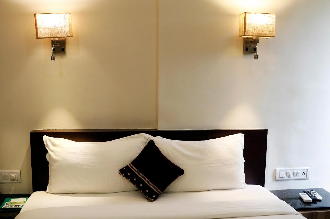The Myriad Hotel Bhayandar Dış mekan fotoğraf